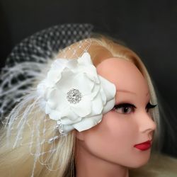 White Bridal Fascinator, Wedding flower and Veil, Wedding Headpiece, Bridal hair flower