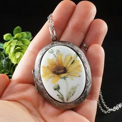 Yellow Flower Photo Locket Necklace Sunflower White Porcelain Cameo Yellow Floral Pendant Necklace Woman Jewelry 8019