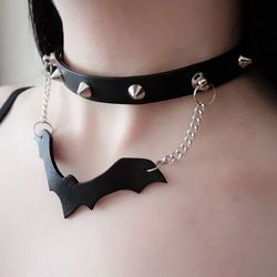 Black leather bat gothic collar necklace with spikes for woman.