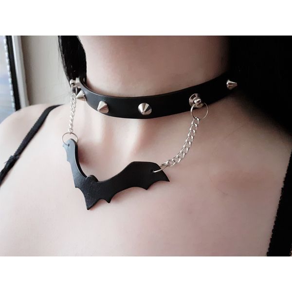 leather bat collar.jpg