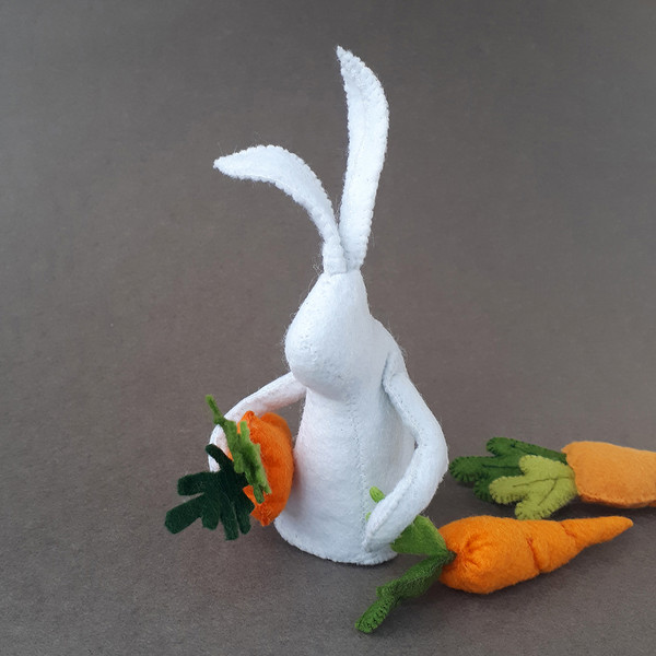 Bunny rabbit with carrot toy felt sewing pattern.jpg