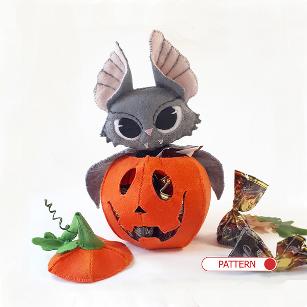 Bat and pumpkin Halloween décor felt sewing pattern.jpg