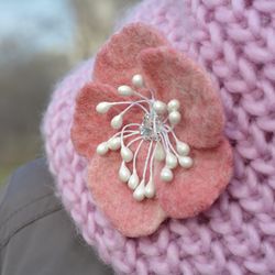 Felted flower brooch/Pink flower pin/Pink flower jewelry/Boho brooch