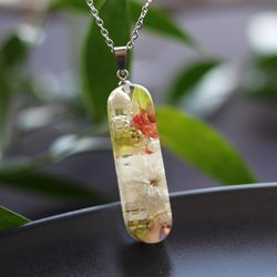 pressed flower necklace, reesin flower pendant, resin necklace, wildflower necklace, resin jewelry,  dry flower necklace