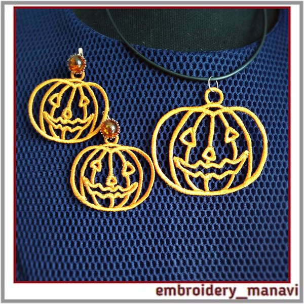 In-the-hoop-FSL-embroidery-pumpkin-pendant-earrings-Keyfob