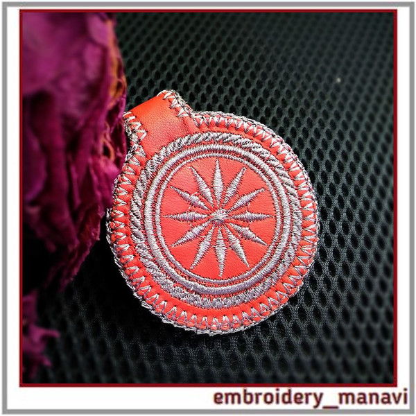In-the-hoop-embroidery-design-keychain