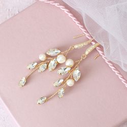 Gold wedding earrings or Silver / Vine earrings pearl and crystal / Bridal earrings / Dangle earrings for bride / Pearl