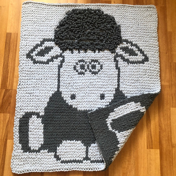 loop-yarn-shaun-the-sheep-blanket-mat.jpg