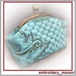In the hoop machine embroidery design quilted Handbag purse.