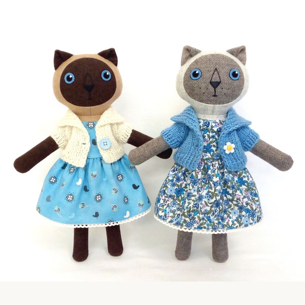 Siamese-cat-dolls
