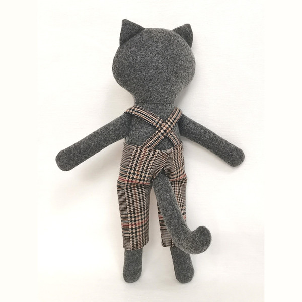 Gray-cat-toy