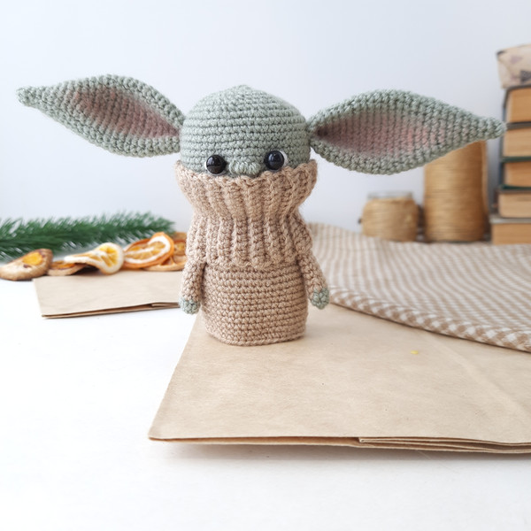 Amigurumi baby alien yoda crochet pattern.jpg