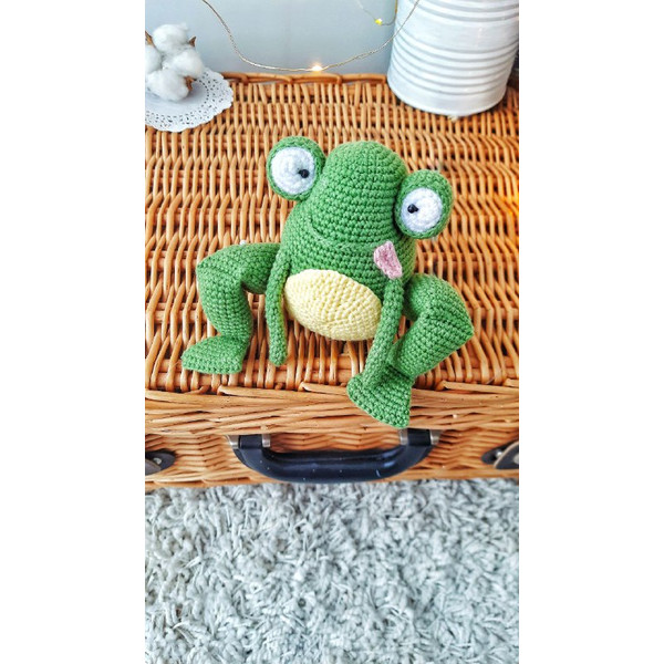 Amigurumi Frog Crochet Pattern .jpg