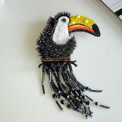 Brooch Toucan, bird brooch, custom pin, beaded brooch, embroidered pin, black brooch, handmade accessories