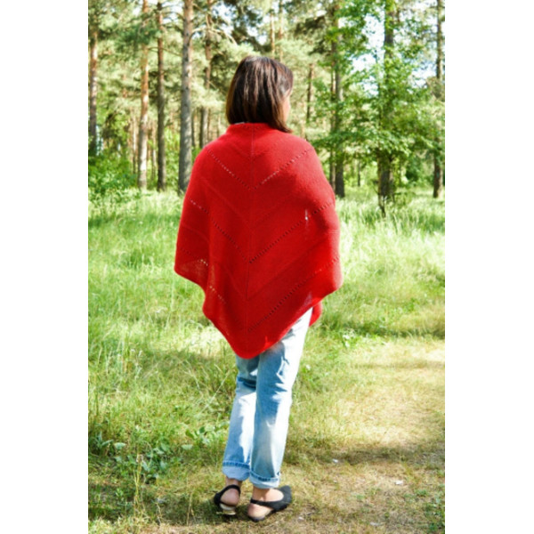 Big-red-knitted-shawl-4