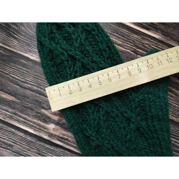 Handmade-womens-knitted-mittens-5