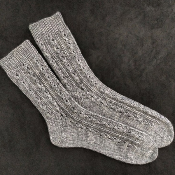 Hand-knitted-openwork-wool-winter-socks-5