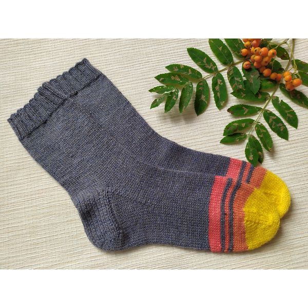 Grey-warm-cool-womens-socks-2