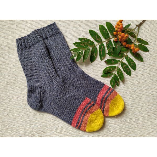 Grey-warm-cool-womens-socks-3