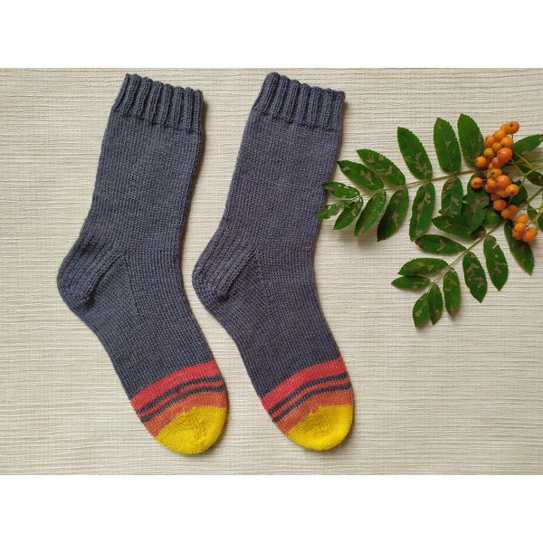 Grey-warm-cool-womens-socks-6
