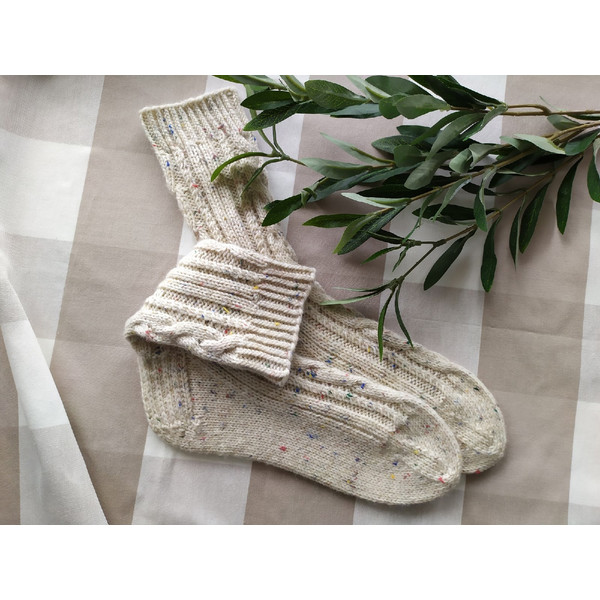 Warm-handmade-knitted-socks-4