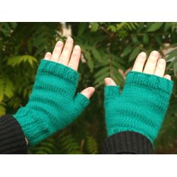 Outlander women knitted green finger gloves