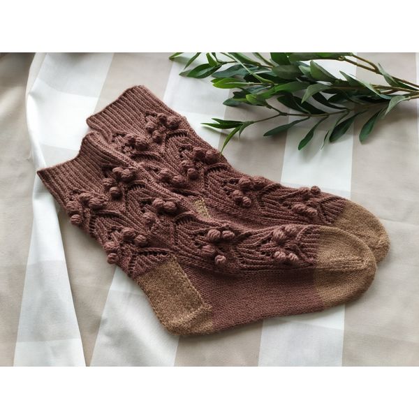 Brown-winter-womens-hand-knitted-socks-8
