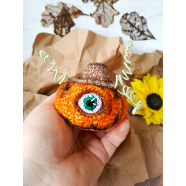 small pumpkin crochet pattern