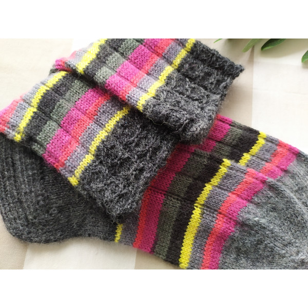 Warm-knitted-handmade-unisex-socks-2
