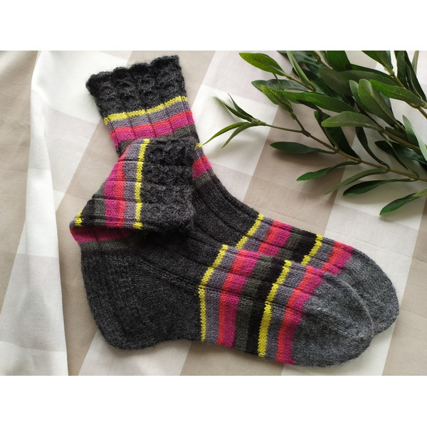 Warm-knitted-handmade-unisex-socks-4
