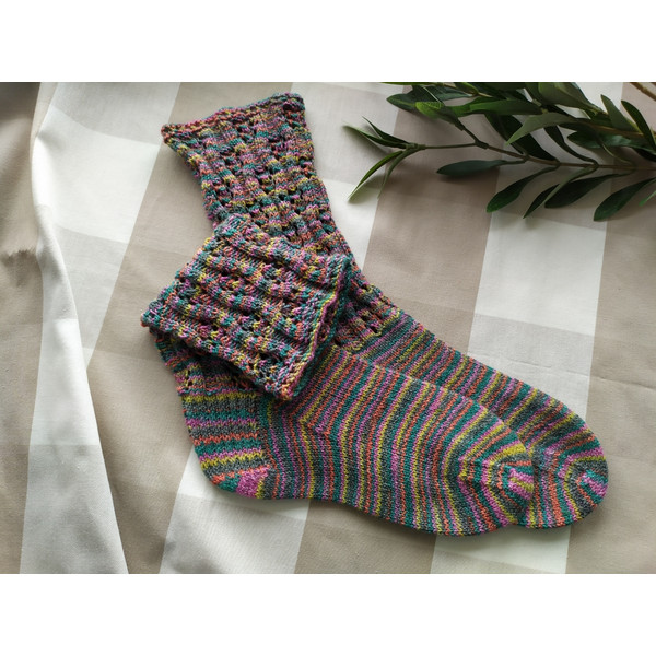 Bright-beautiful-handmade-womens-socks-3