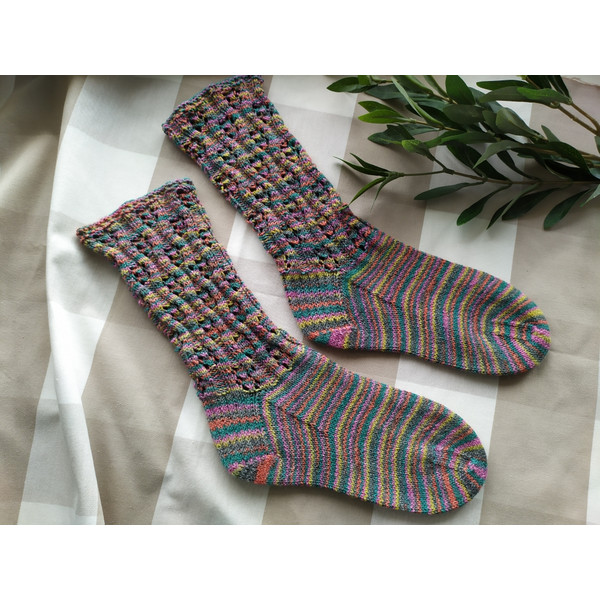 Bright-beautiful-handmade-womens-socks-5