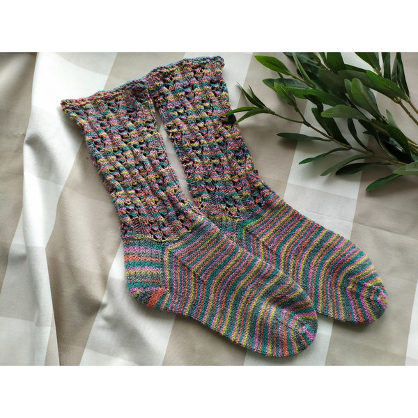 Bright-beautiful-handmade-womens-socks-8
