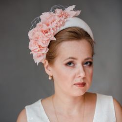 Fascinator halo headband for wedding guest, padded velvet headband, bridal hairband with blusher birdcage veil