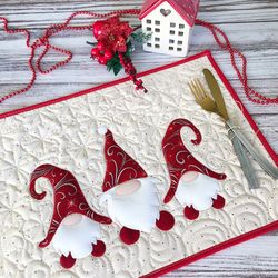 Quilted Christmas placemats, Quilted placemats, Gnome placemats, Quilted table runner, Christmas tablecloth