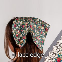 Emerald green cottagecore hair bandana. Lightweight ditsy floral kerchief. Cotton triangle head scarf with ties.