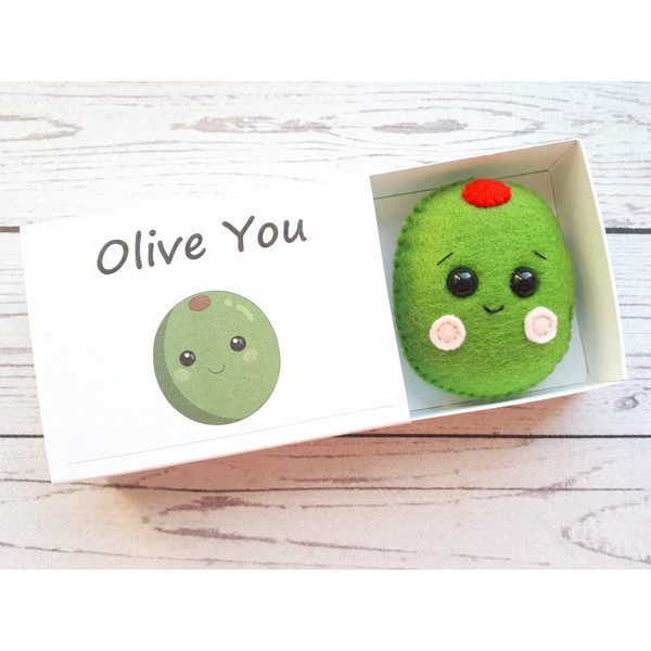 olive-you-pocket-hug-in-a-box-1