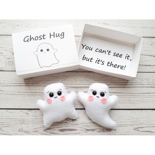 Ghost-plush-Pocket-hug
