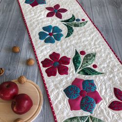 Quilted bordeaux flowers table runner, Blue flowers bed topper, Handmade quilt, Tablecloth quilted, Flowers quilted