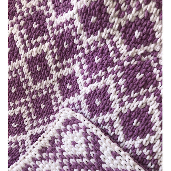loop-yarn-diamonds-baby-blanket-4.jpg