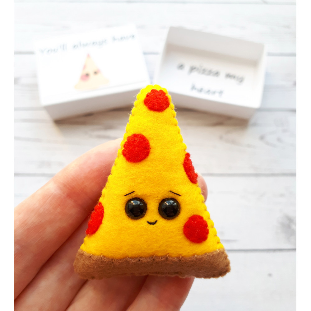 Fake-Pepperoni-pizza-Pocket-hug-7