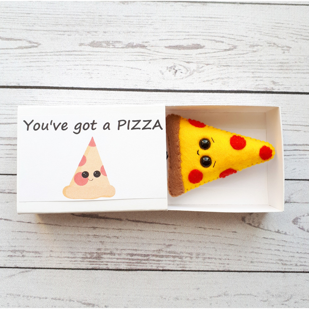 Fake-Pepperoni-pizza-Pocket-hug-8