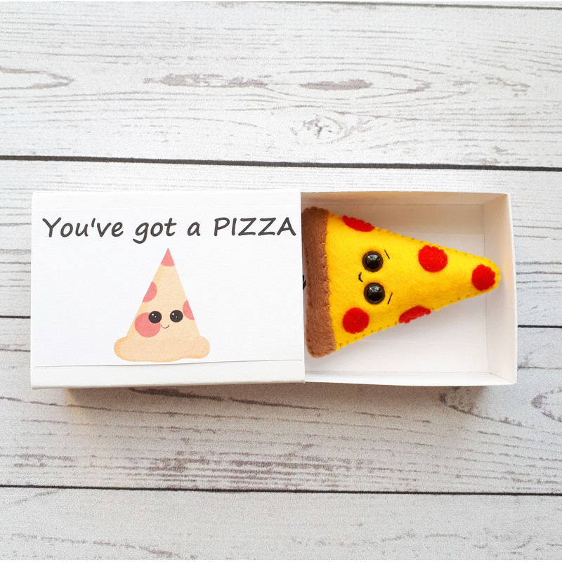 Fake-Pepperoni-pizza-Pocket-hug-8