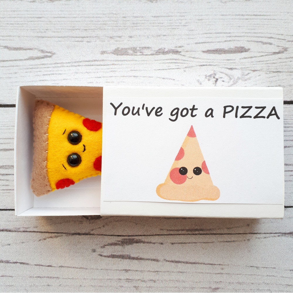 Fake-Pepperoni-pizza-Pocket-hug-11