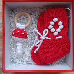 Gift box for pregnant women consists of rattle mushroom and socks for baby 3-6 month, Expecting mom gift