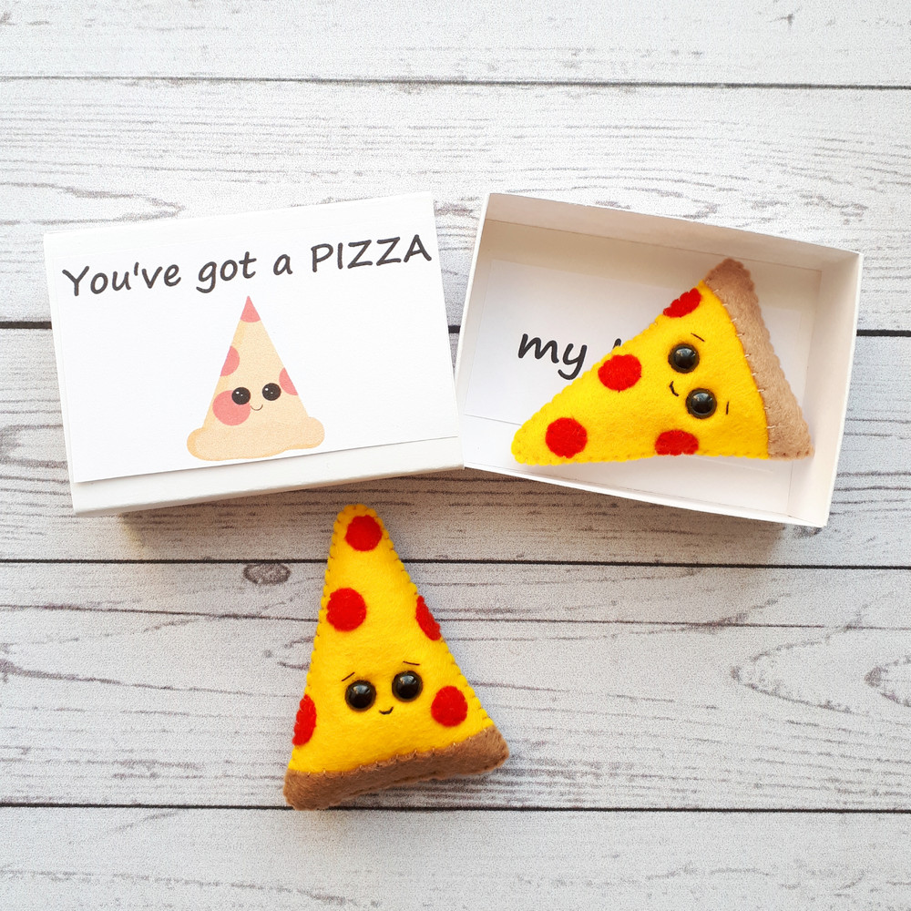 Fake-Pepperoni-pizza-Pocket-hug-1