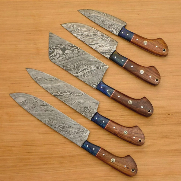 damascus steel knives set in Idaho.jpg