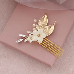gold bridal hair piece / floral wedding hair comb / small wedding hair accessory flower / gold leaf hair piece h26