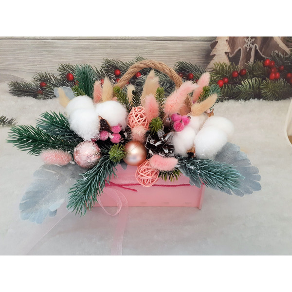 Christmas-floral-basket-gift-1.jpg