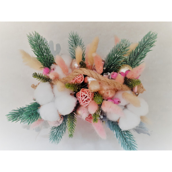 Christmas-floral-basket-gift-4.jpg